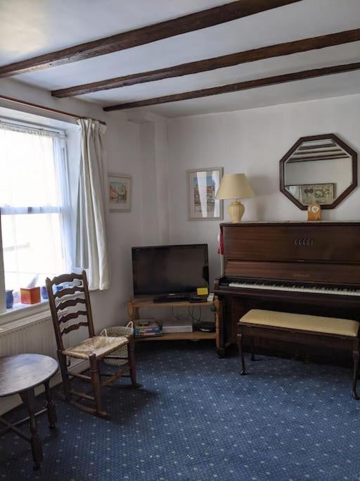Seal, Comfortable Family Cottage Уитби Экстерьер фото